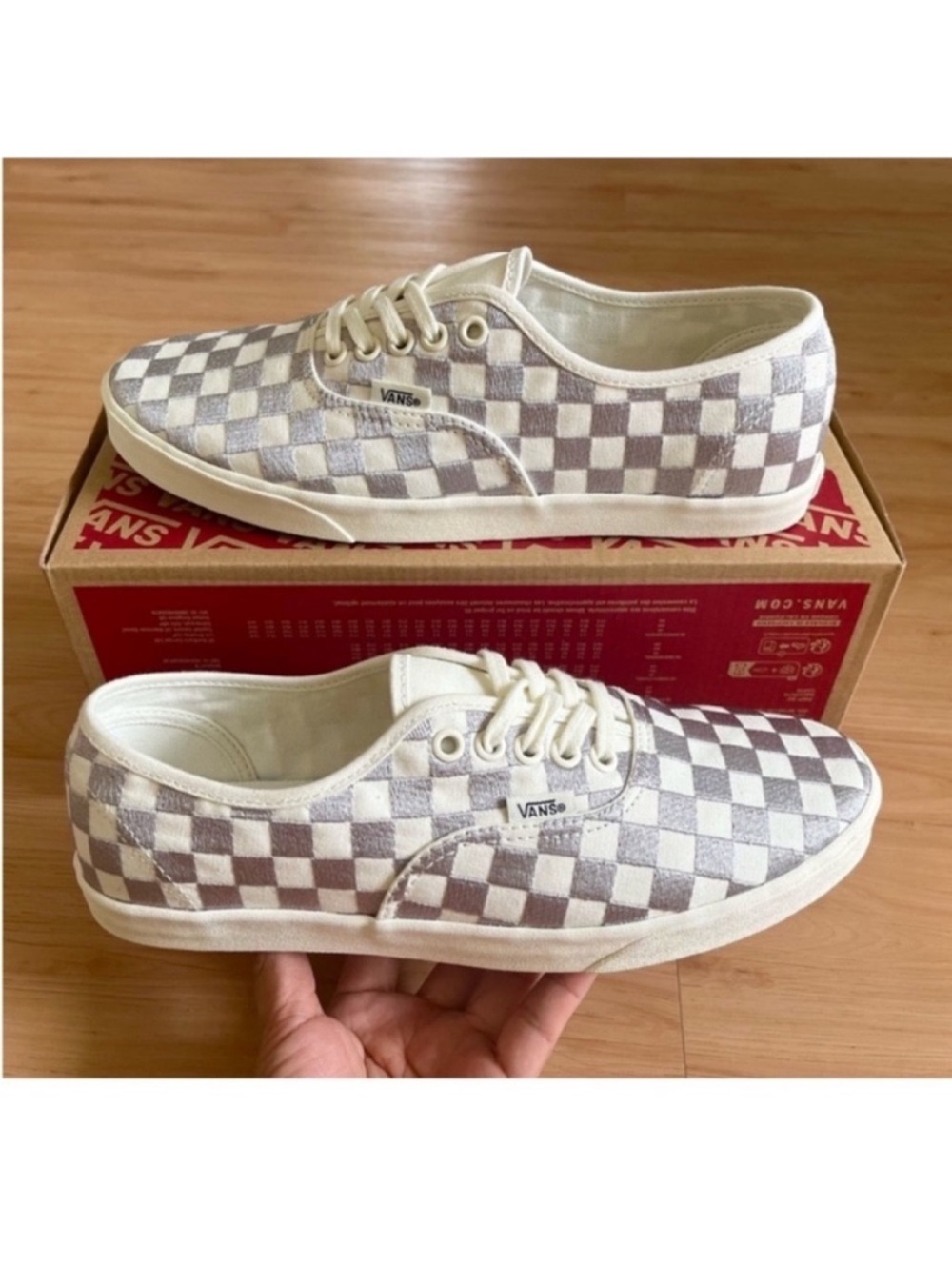 Vans Authentic Lowpro
Embroidered
Check Lunar Rock Women
8.5USMens 7.0US